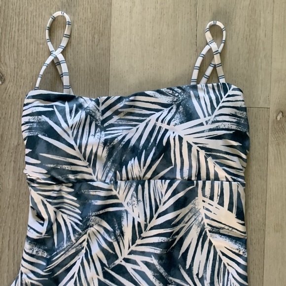 NWT Splendid Stormy Story Lace Up One-Piece Swimsuit tropical print blue white L - Picture 8 of 11